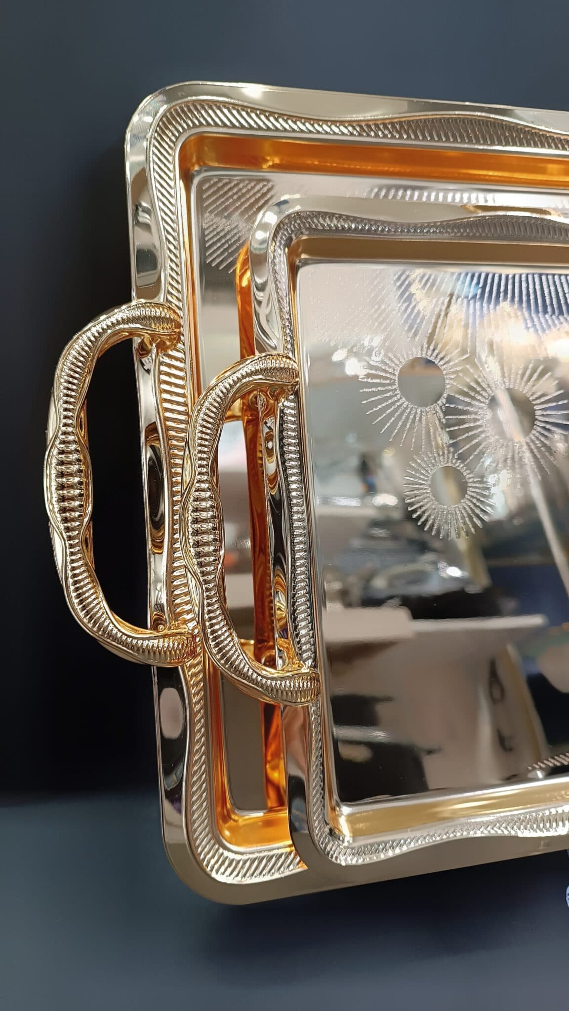 سینی استیل جفتی طلایی طرح رز thumbnail 2