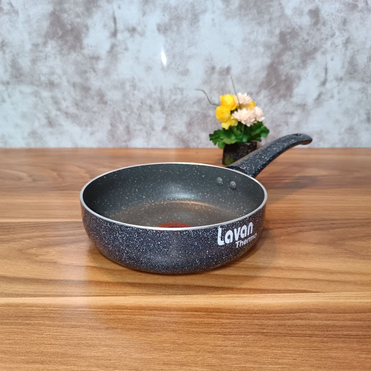 تابه تک دسته بدون درب لاوان تیتانیوم طوسی سایز 14